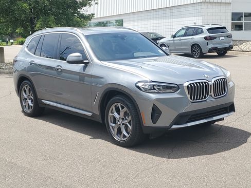 Used 2023 BMW X3 xDrive30i w/ Premium Package AWD/4WD image 3