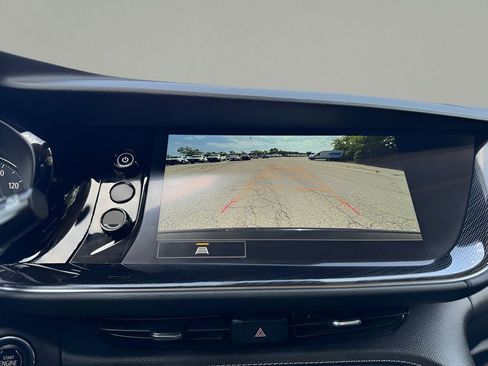 Used 2023 Buick Envision Essence image 20