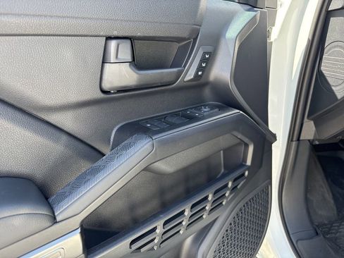 Used 2025 Toyota 4Runner TRD Off-Road AWD/4WD image 9