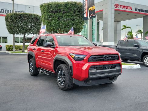 Used 2025 Toyota 4Runner SR5 AWD/4WD image 2