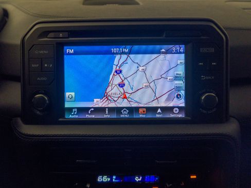 Used 2020 Nissan GT-R Premium image 17