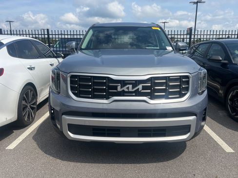 Used 2025 Kia Telluride S FWD image 2