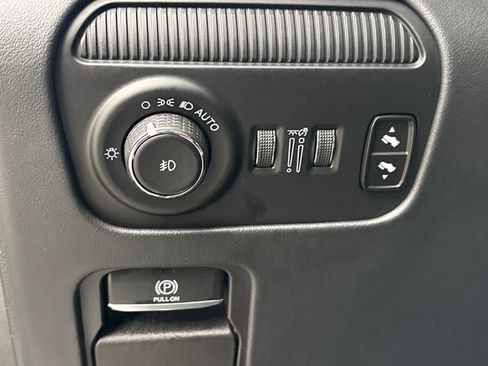 Used 2025 Jeep Grand Wagoneer Series III w/ Rear Seat Video Group 1 AWD/4WD image 29
