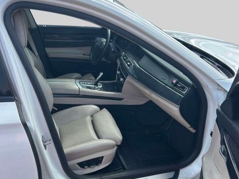 Used 2010 BMW 750Li xDrive AWD/4WD image 3