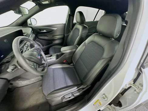 Used 2025 Buick Envista Preferred image 13