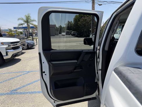 Used 2012 Nissan Titan SL RWD image 18
