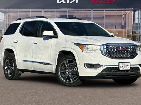 Used 2019 GMC Acadia Denali image 2