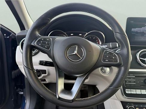 Used 2018 Mercedes-Benz GLA 250 4MATIC image 14