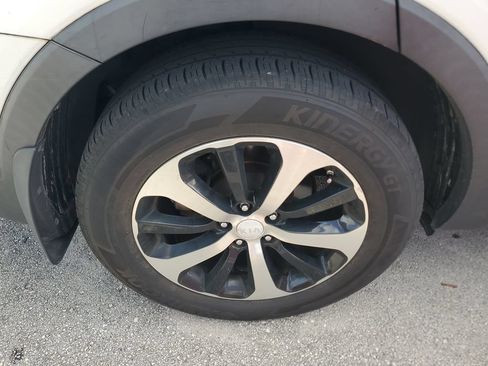 Used 2016 Kia Sorento EX FWD image 9