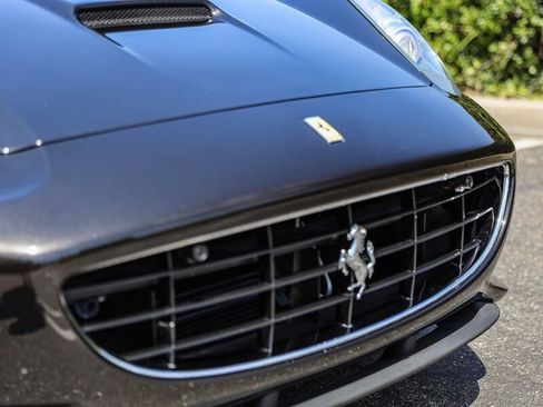 Used 2014 Ferrari California RWD image 11