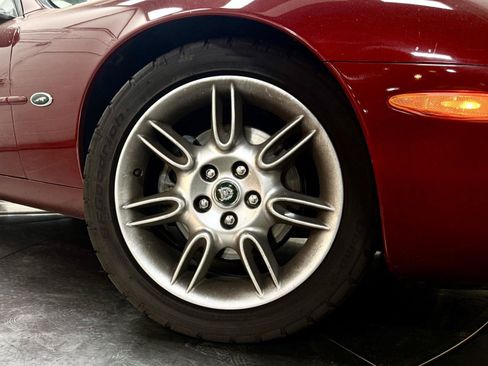 Used 2001 Jaguar XK8 Convertible RWD image 16
