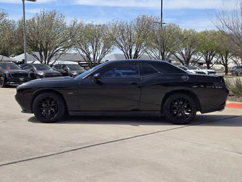 Used 2016 Dodge Challenger R/T image 11
