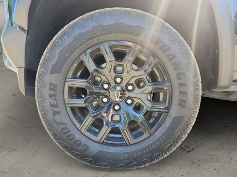 Used 2023 Chevrolet Colorado Trail Boss w/ Advanced Trailering Package AWD/4WD image 9