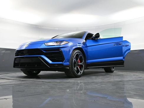 Used 2022 Lamborghini Urus AWD/4WD image 44