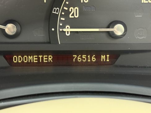 Used 2008 Cadillac XLR RWD image 13