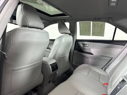 Used 2017 Toyota Camry XLE w/ Moonroof Package FWD image 31
