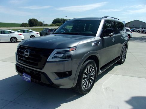 Used 2023 Nissan Armada SL w/ Midnight Edition Package image 8