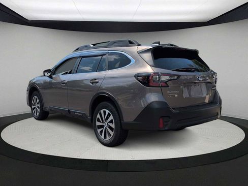 Used 2021 Subaru Outback Premium AWD/4WD image 6