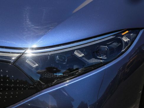Used 2023 Mercedes-Benz EQS 580 4MATIC Sedan image 7