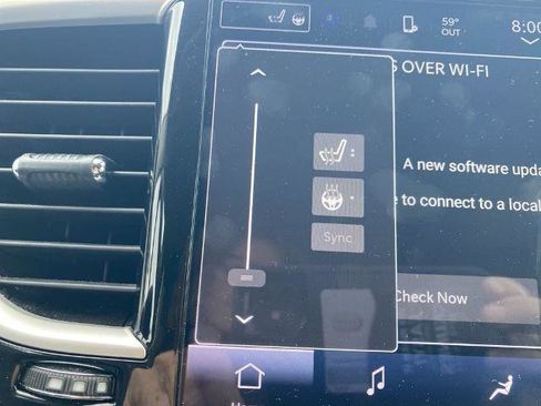 Used 2023 Chrysler Pacifica Touring-L image 18