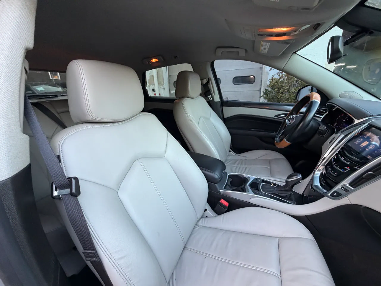 Used 2014 Cadillac SRX FWD image 35