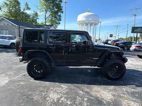 Used 2016 Jeep Wrangler Unlimited Rubicon w/ Connectivity Group AWD/4WD image 8