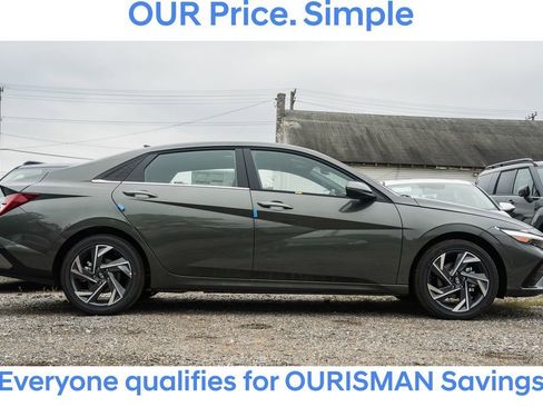 New 2025 Hyundai Elantra Limited image 3