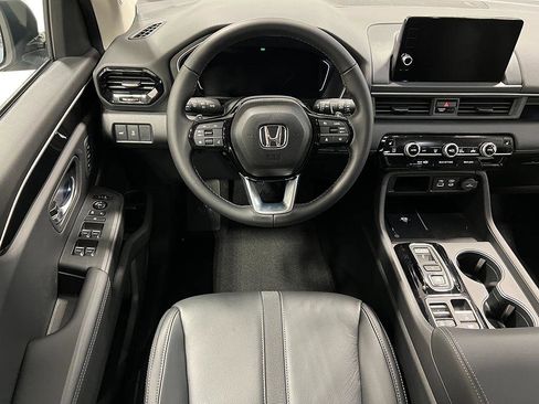 New 2025 Honda Pilot Touring image 19