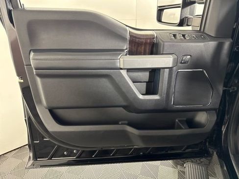 Used 2017 Ford F250 Platinum w/ Platinum Ultimate Package image 26