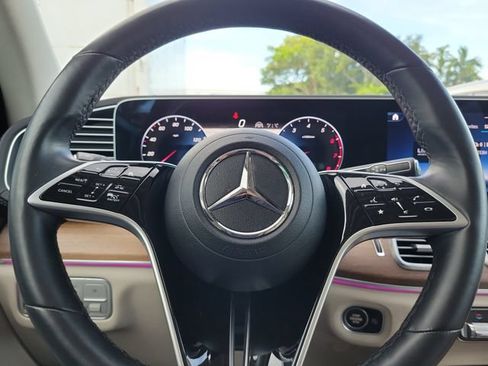 Used 2024 Mercedes-Benz GLS 450 4MATIC image 23