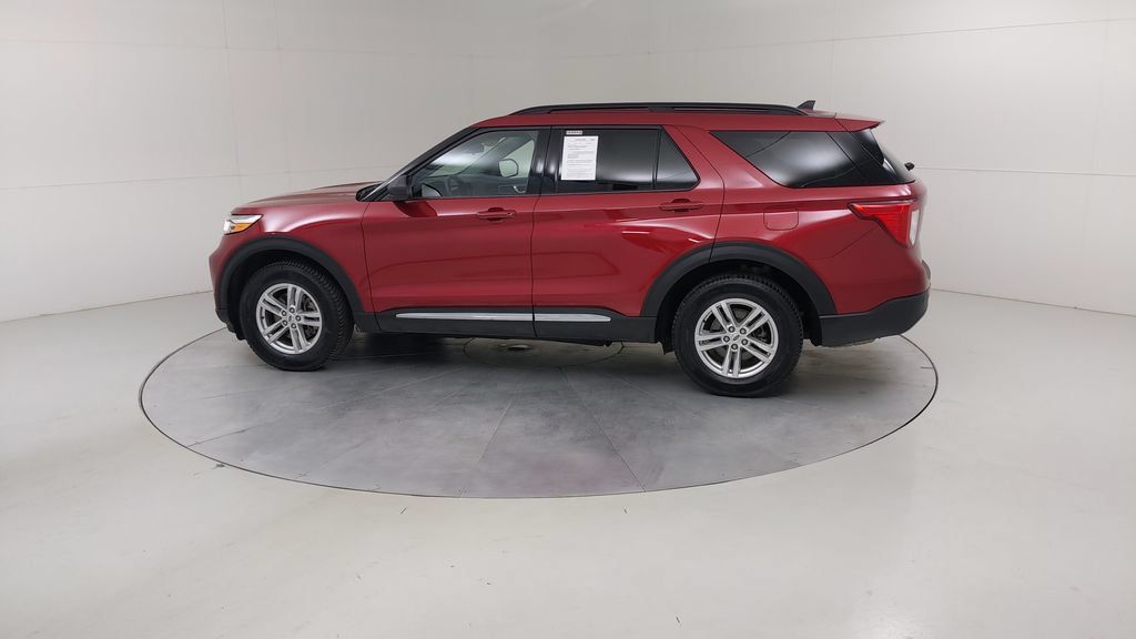 Certified 2022 Ford Explorer XLT w/ Equipment Group 202A AWD/4WD image 18