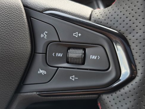 New 2026 Chevrolet Trax RS w/ Sunroof Package FWD image 14