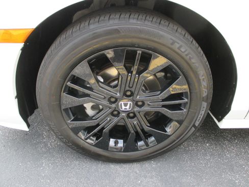 Used 2025 Honda Odyssey Sport-L image 9