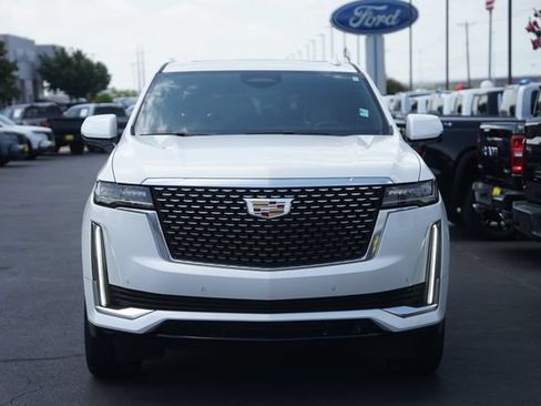 Used 2024 Cadillac Escalade ESV Premium Luxury w/ Performance Package AWD/4WD image 3