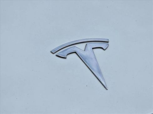 Used 2021 Tesla Model Y 2WD image 5