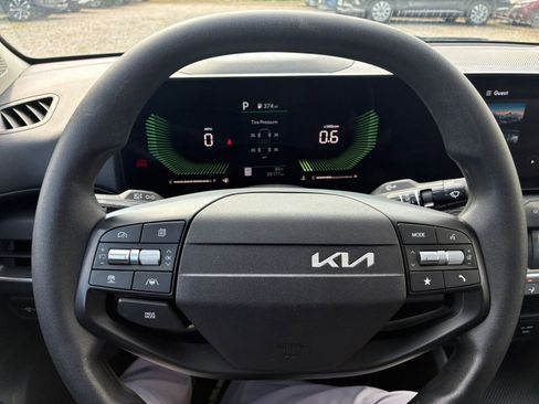 Used 2025 Kia K4 LXS image 26