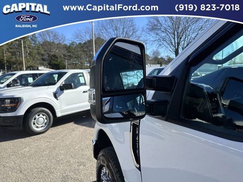 Used 2021 Ford F250 XLT w/ XLT Premium Package image 12