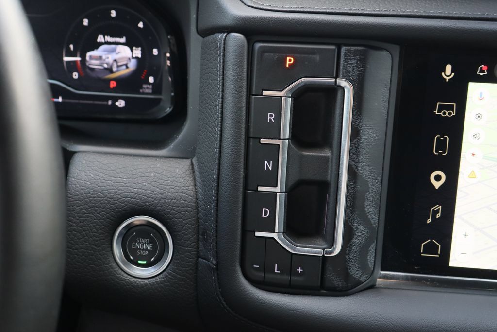 Used 2024 GMC Yukon XL Denali AWD/4WD image 18