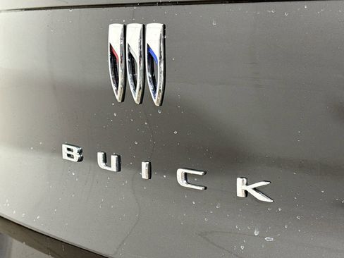 New 2026 Buick Envista Avenir image 17