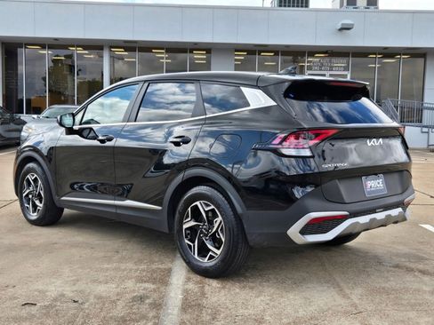 Used 2025 Kia Sportage LX FWD image 8