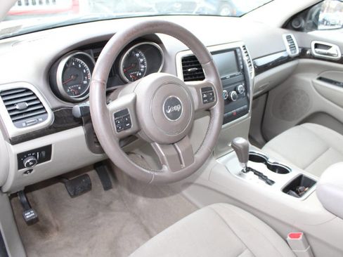Used 2012 Jeep Grand Cherokee Laredo image 13