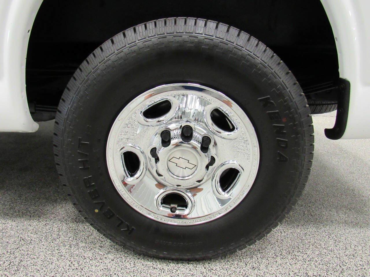 Used 2020 Chevrolet Express 2500 w/ Driver Convenience Package RWD image 11