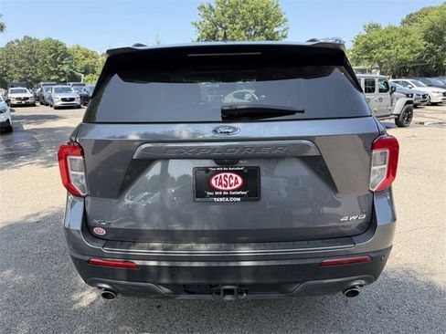 Used 2023 Ford Explorer XLT w/ Equipment Group 202A image 9