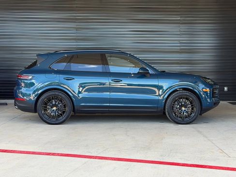 Certified 2025 Porsche Cayenne E-Hybrid AWD/4WD image 9