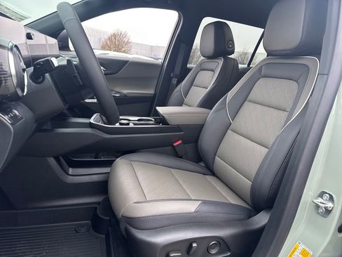 New 2026 Chevrolet Equinox LT w/ Convenience Package II image 17