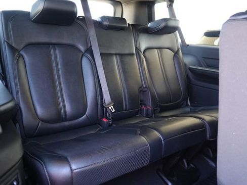 Used 2024 Jeep Wagoneer L Series II w/ Flexible Seating Group image 23