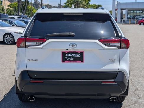 Used 2022 Toyota RAV4 XLE w/ Convenience Package AWD/4WD image 7