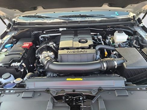 Certified 2024 Nissan Frontier Pro-X RWD image 18