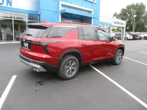 New 2026 Chevrolet Traverse LT w/ Driver Confidence Package image 3