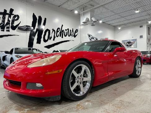 Used 2005 Chevrolet Corvette Coupe w/ Preferred Equipment Group RWD image 18